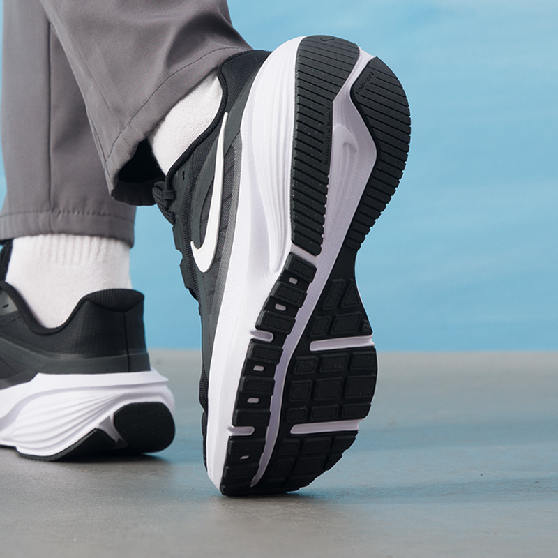 Sepatu Pria Nike Asli, Sepatu  - Lightweight Road Running Shoes ulasan dan harga