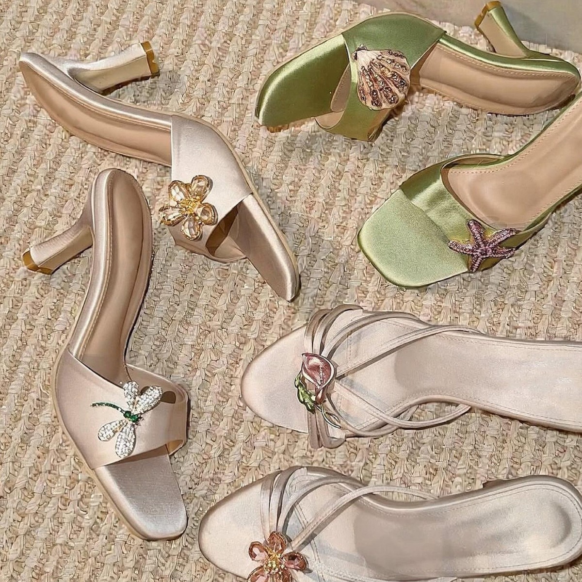Sandal Hak Tinggi Ujung Perseg - Sandals ulasan dan harga