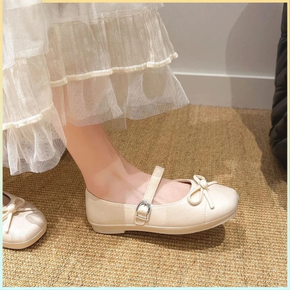 Sandal Mutiara dengan Hiasan P - Sandals ulasan dan harga