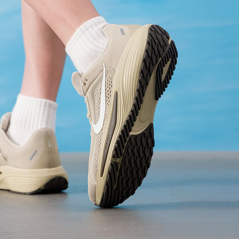 Sepatu Pria Nike Asli, Sepatu  - Lightweight Road Running Shoes ulasan dan harga