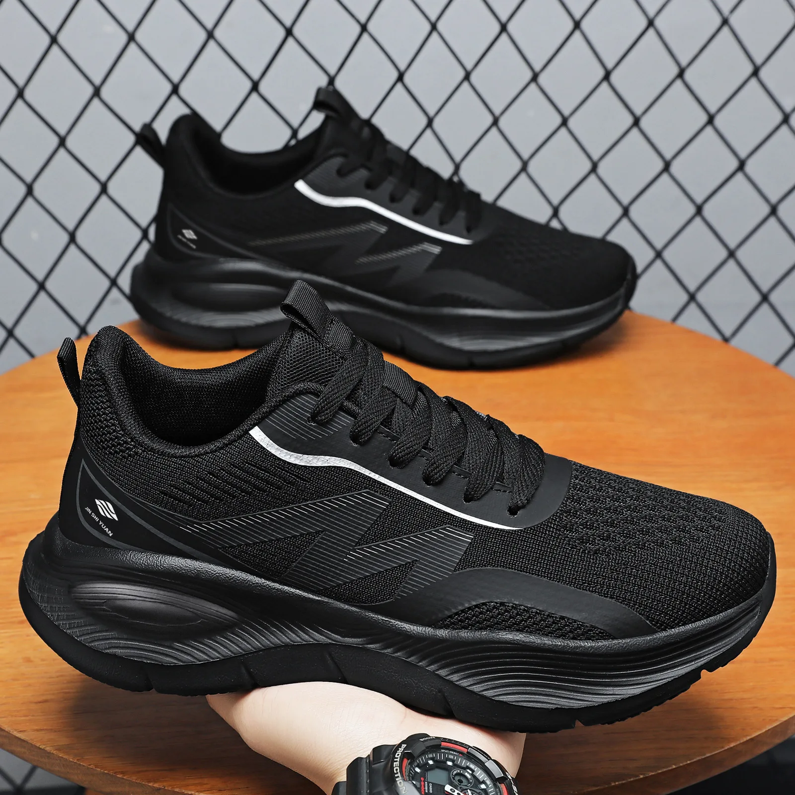 Sepatu Lari Pria dengan Bahan  - Shock Absorbing Gym Trainers ulasan dan harga